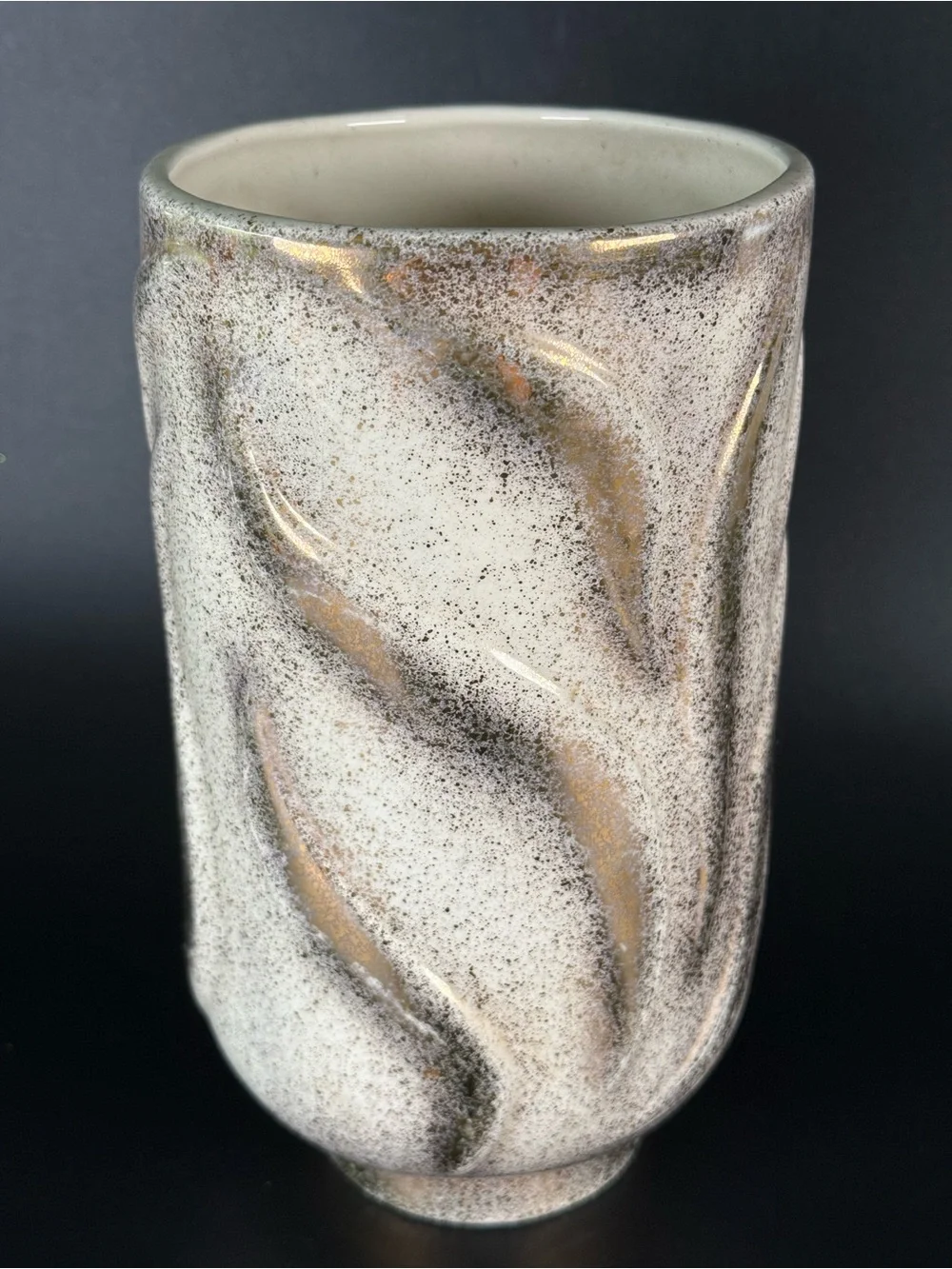 Vintage Signed MCM Yona Lippin Cream and Gold Speckled Vase